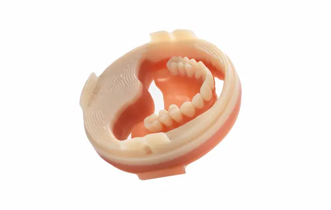 一体型ミリング・デンチャーのIvotion®（イボーション）の写真